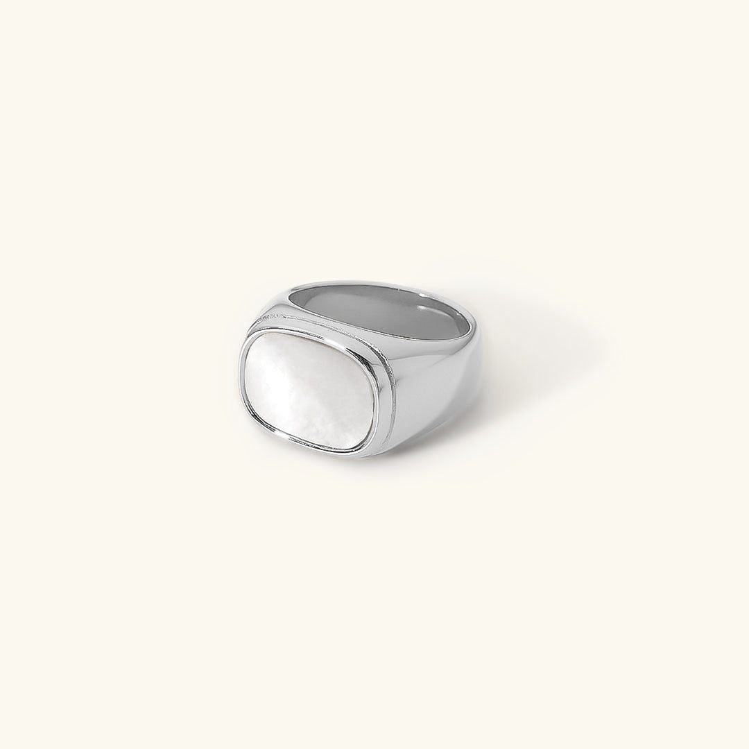 Nova - Anillo dorado con concha plana