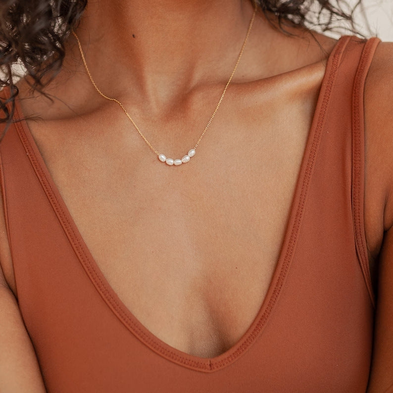 Elle – Collar de perlas elegante