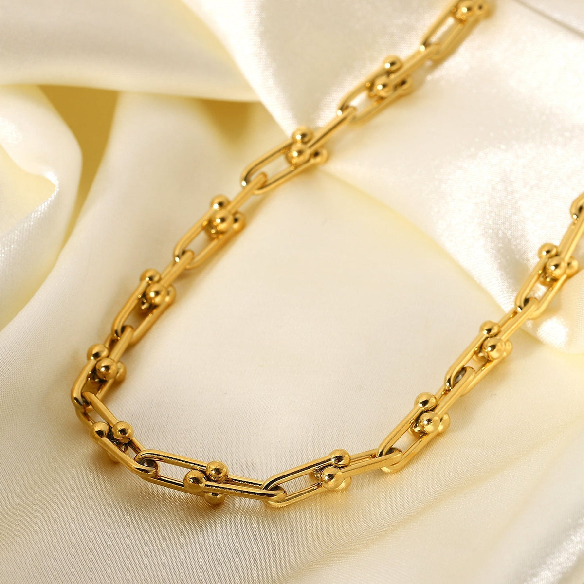 Collar de oro pesado en cascada