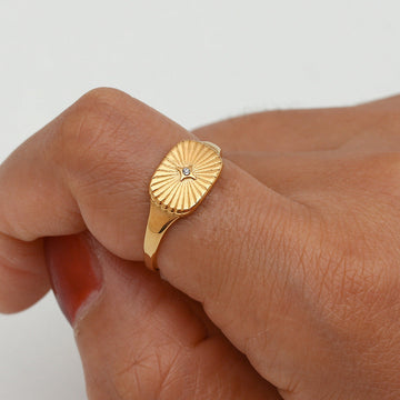 Aglaia - Anillo de sol dorado