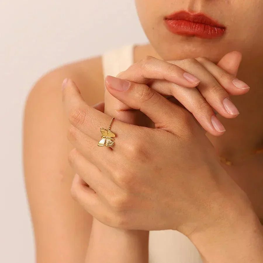 Alina – Anillo Mariposa Chic