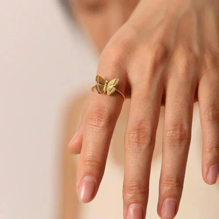 Alina – Anillo Mariposa Chic