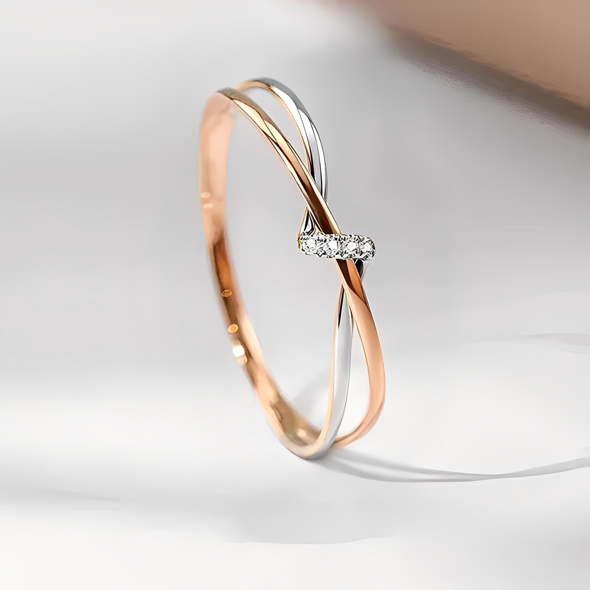 Eleane – Anillo Infinito Bicolor Sofisticado
