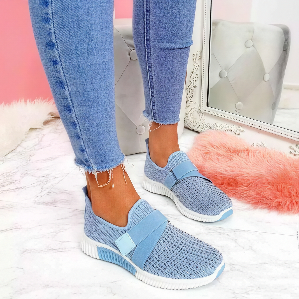 Kinsley - Zapatos slip-on con adornos de cristal