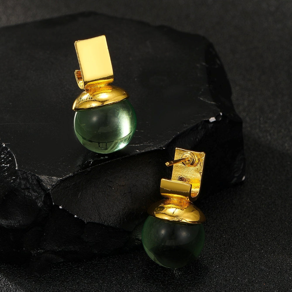 Charlie - Pendientes retro con cristal verde y detalles dorados