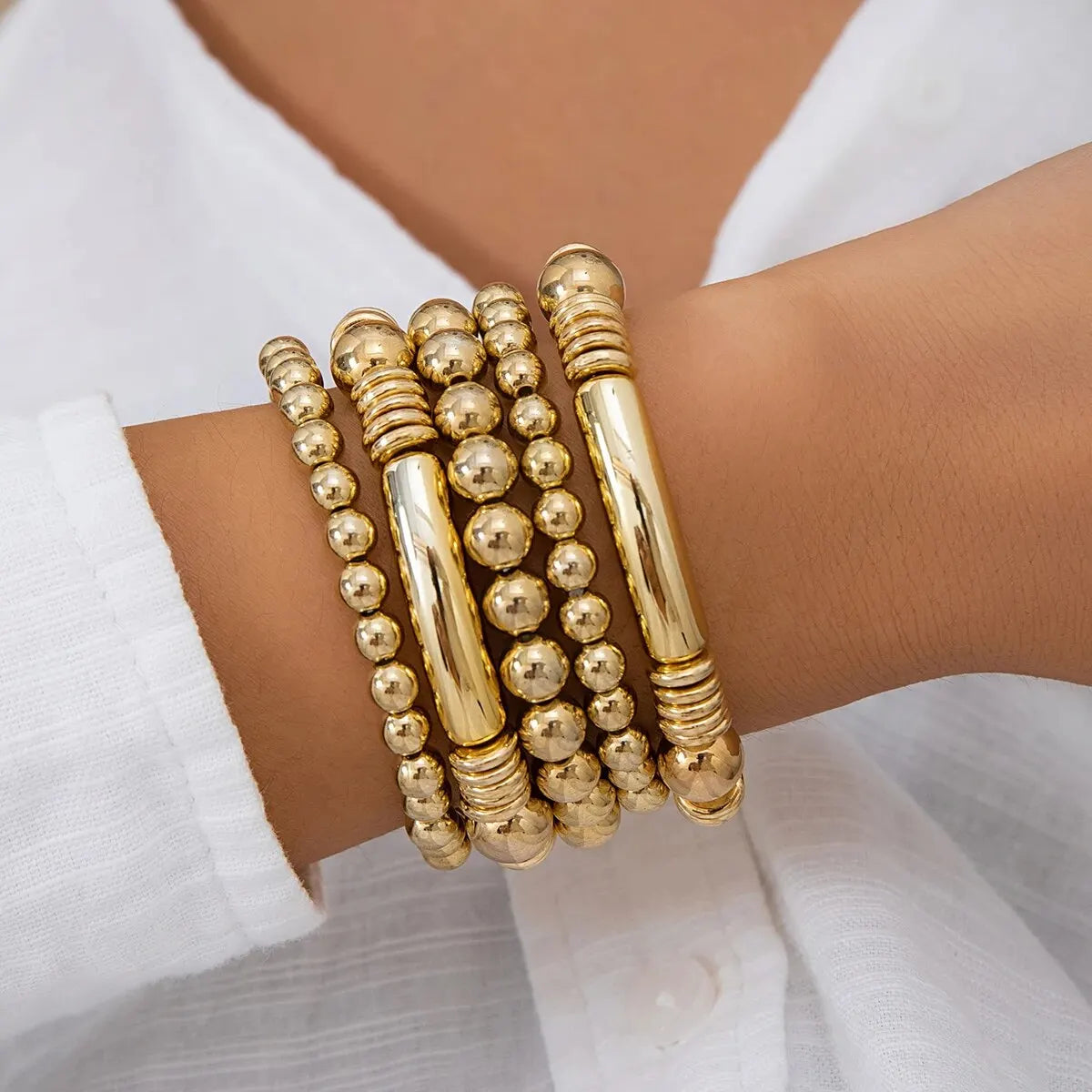 Mira – Juego de 5 pulseras de perlas apilables