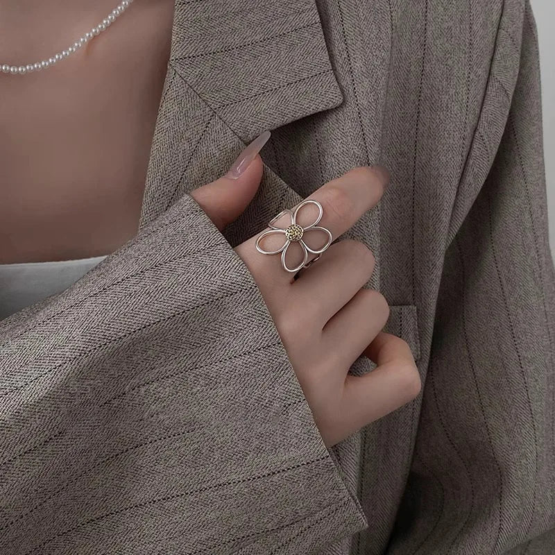Alizee – Anillo pétalo de plata 925