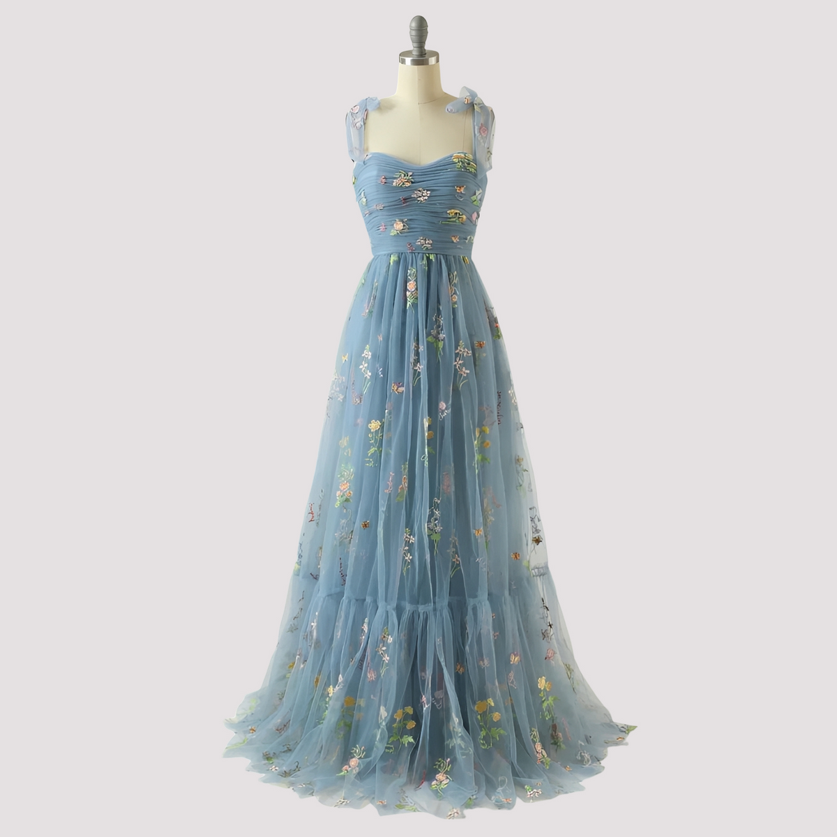 Livia - Vestido de Baile Elegante con Bordado Floral