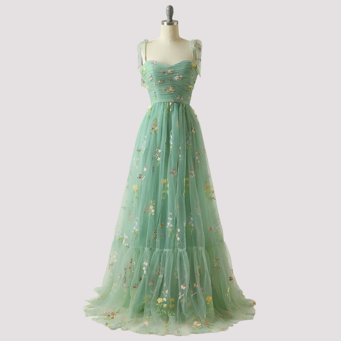 Livia - Vestido de Baile Elegante con Bordado Floral