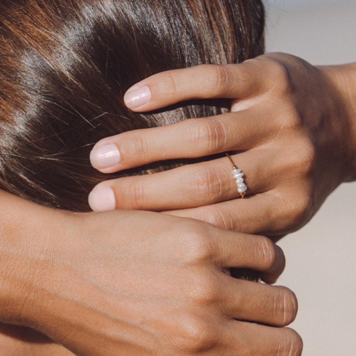 Anillo mini de perlas de agua dulce