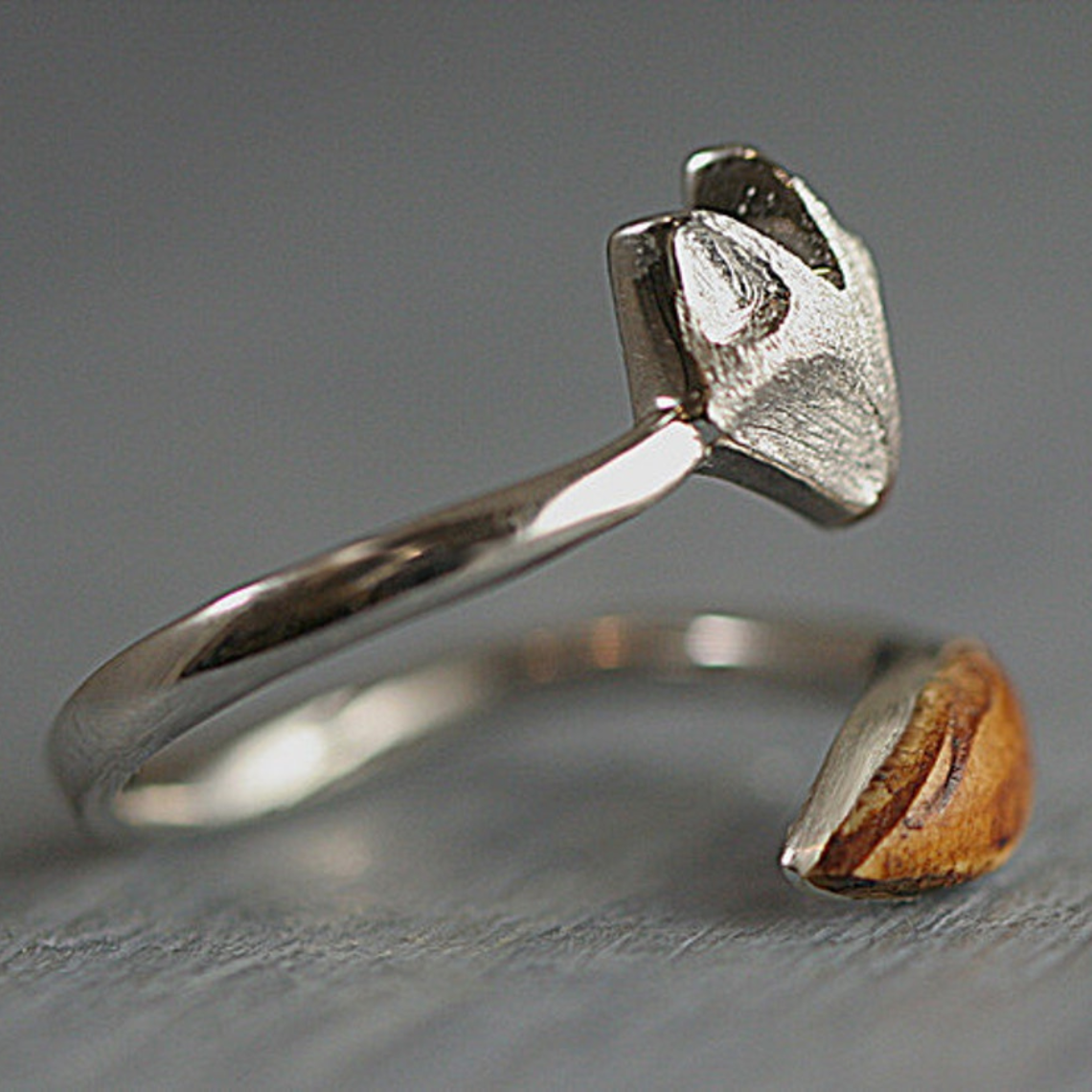 Anillo regulable de madera - Anillo con cara de zorro en tono plateado