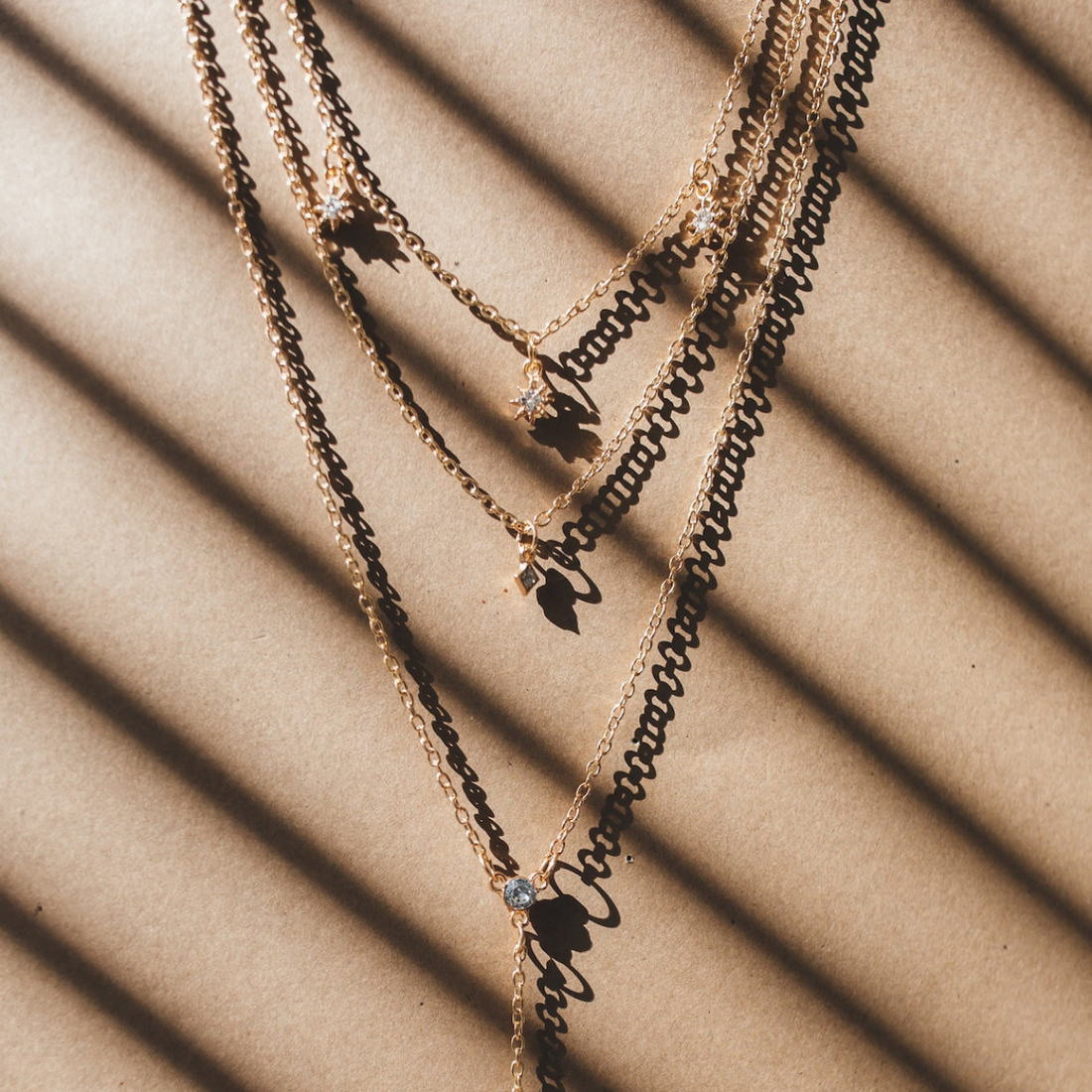 Collar en capas con colgantes de estrella boho de cristal