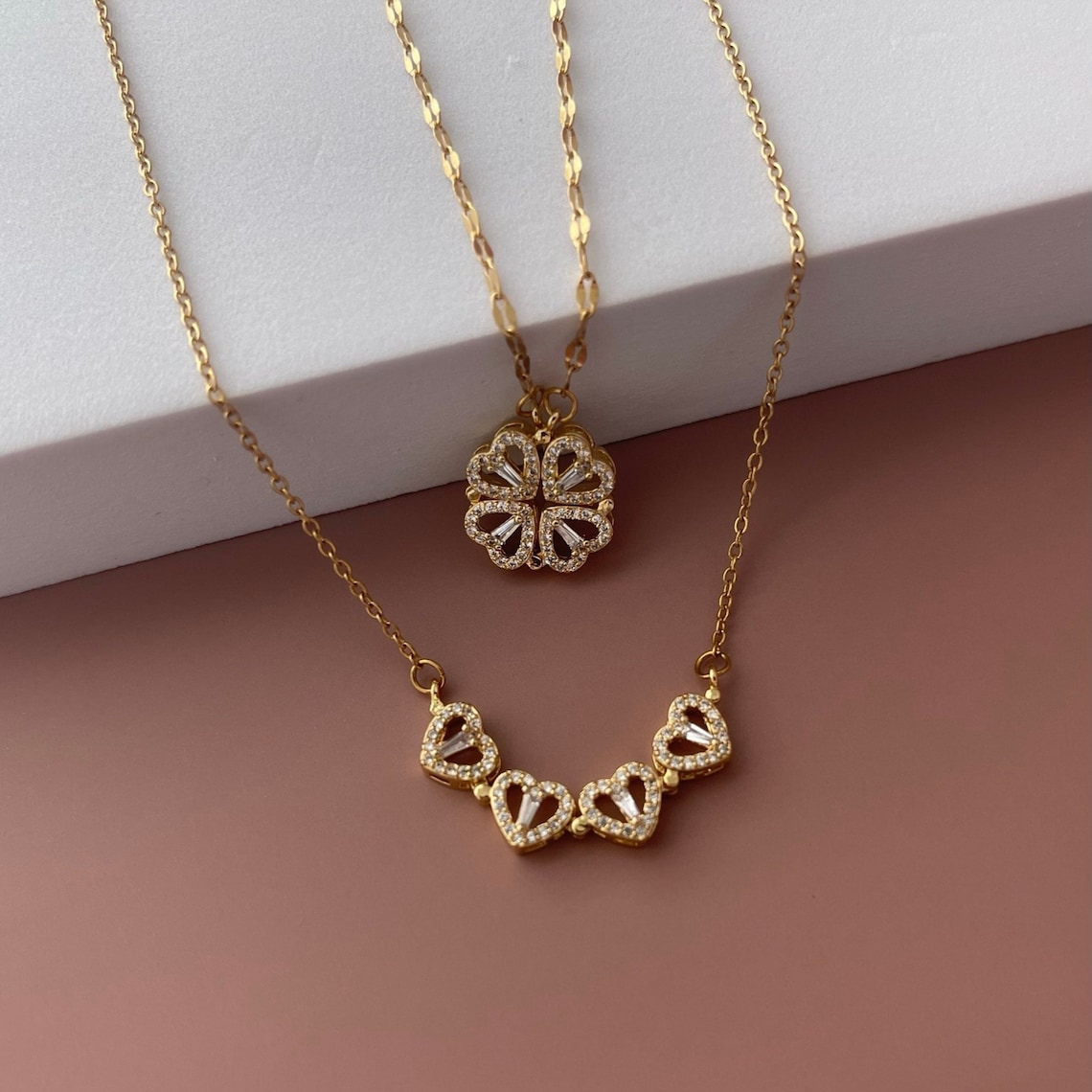 Collar de trébol de cuatro hojas - Collar magnético con forma de corazón