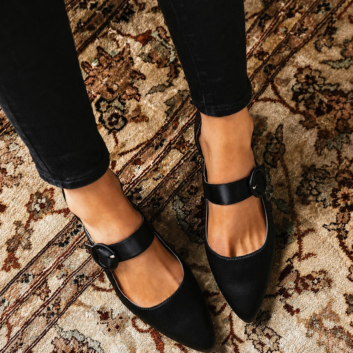 Mandy - Elegancia y comodidad en un zapato de tacón alto