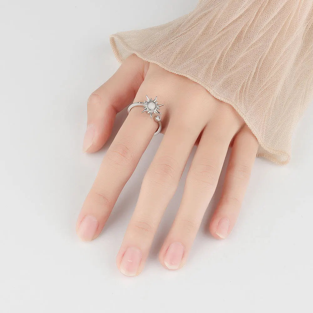 Helia – Anillo solar rotativo y calmante