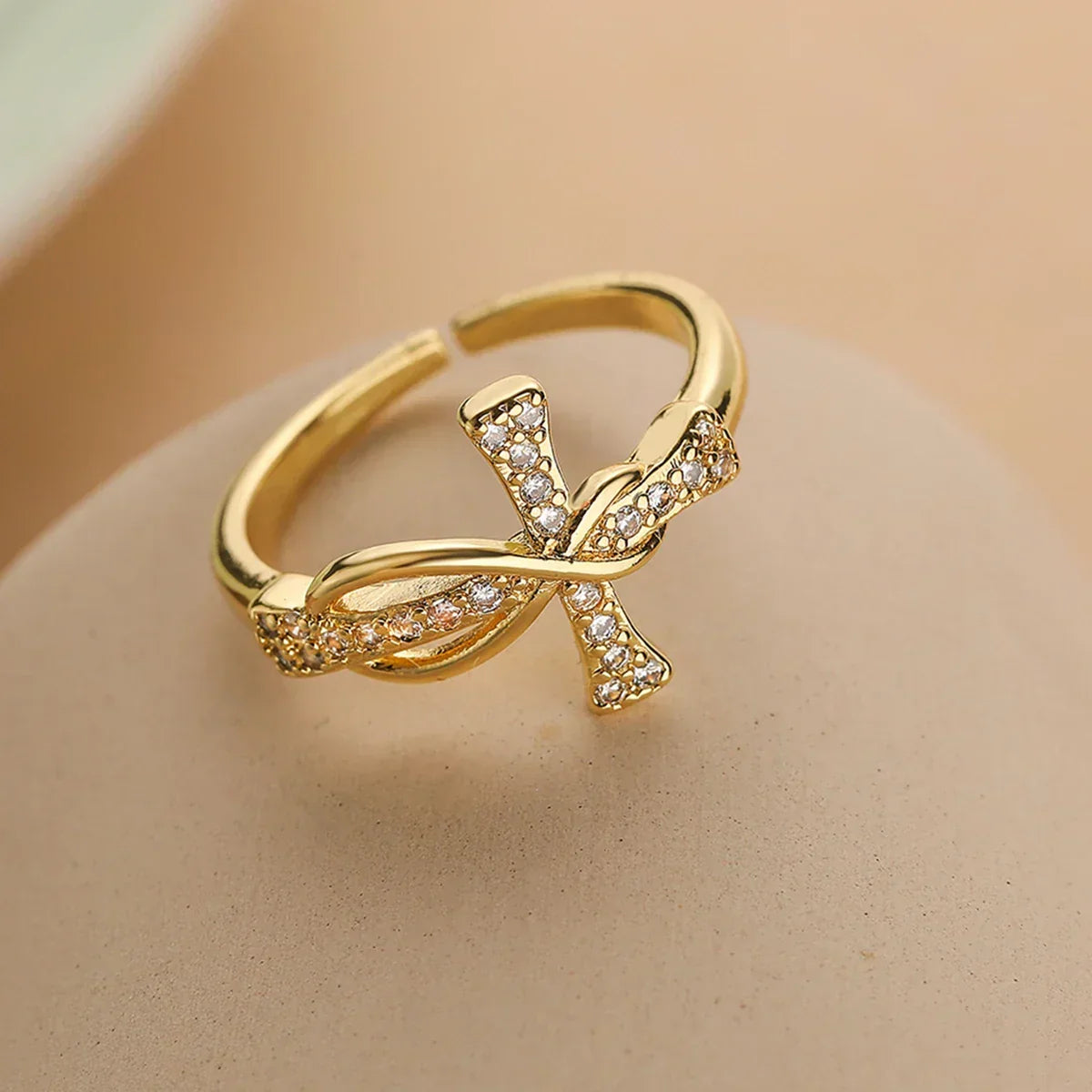 Eliane – Anillo de cruz cristiana de circonitas para mujeres