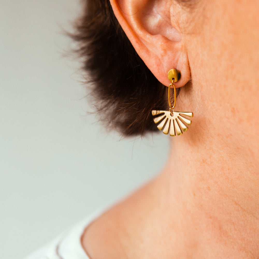 Pendientes de gota con diseño floral - Pendientes en forma de abanico