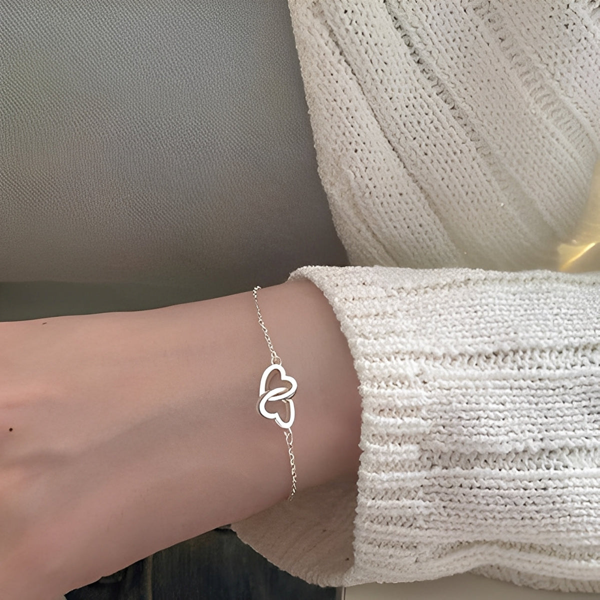 Amara – Pulsera amuleto de doble corazón