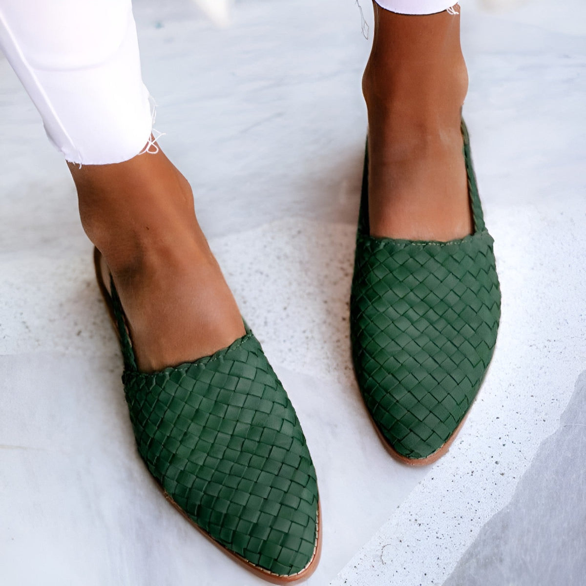 Whisper - Sandalias elegantes de piel trenzada para mujer