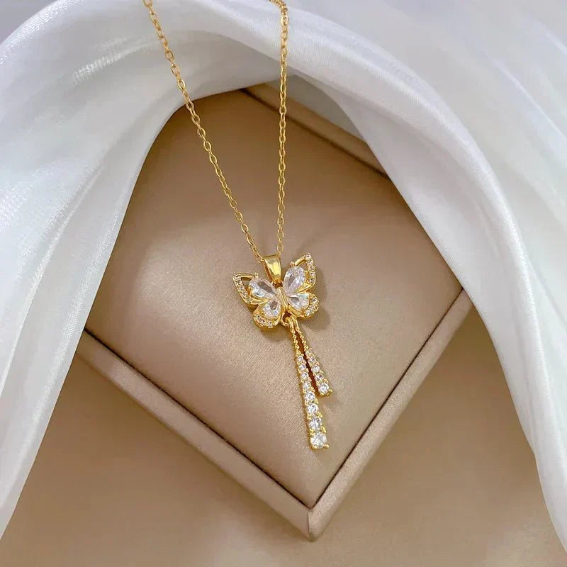 Avie – Collar Brillante de Mariposa de Diamantes