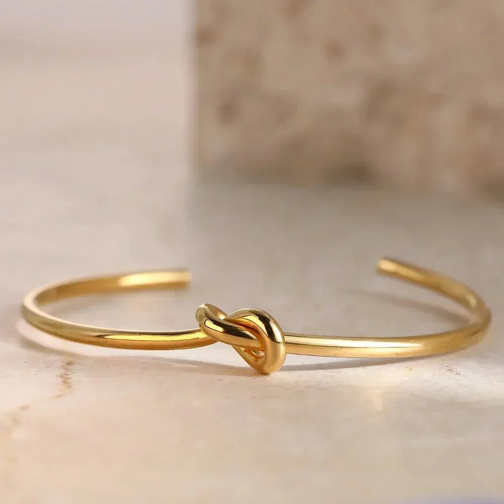 Clea – Pulsera clásica con nudo