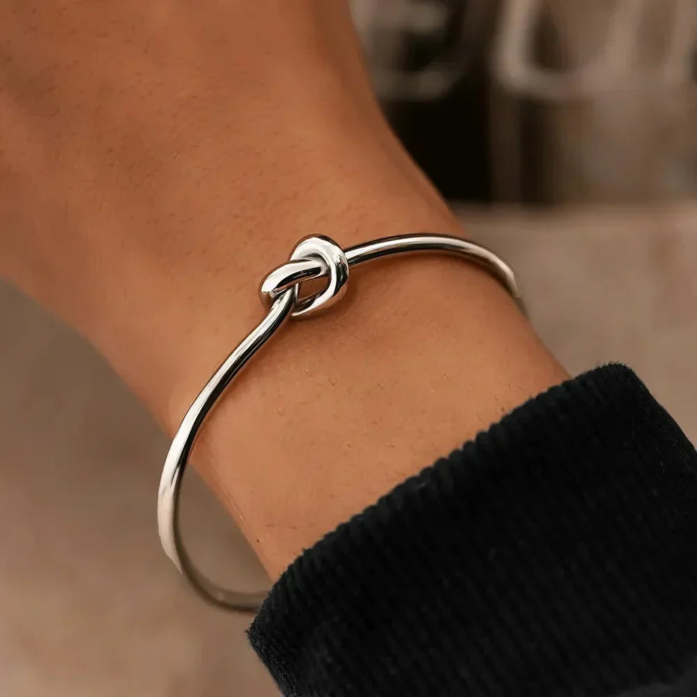 Clea – Pulsera clásica con nudo