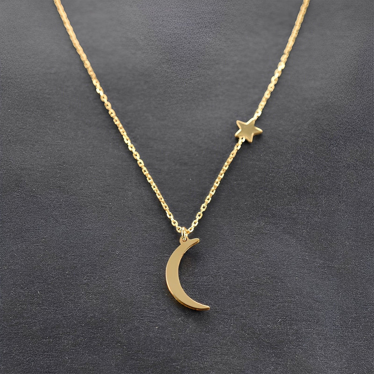 Lunaria – Collar Poético de Estrella y Luna