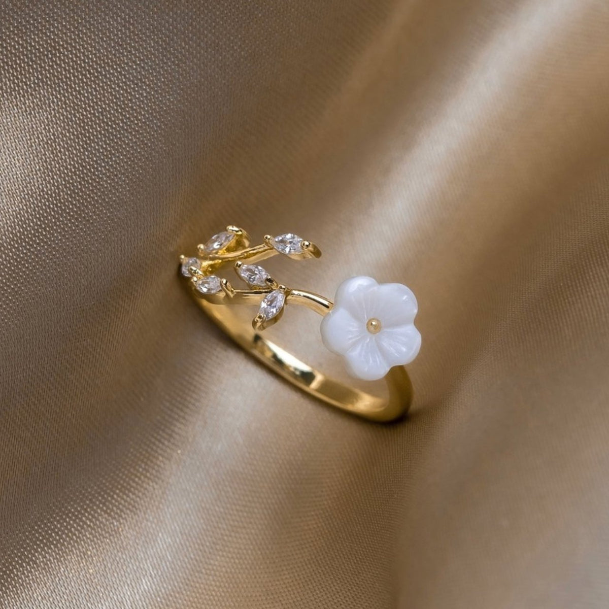 Anillo de Flor Silvestre - Anillo de Pétalo de Cristal de Concha