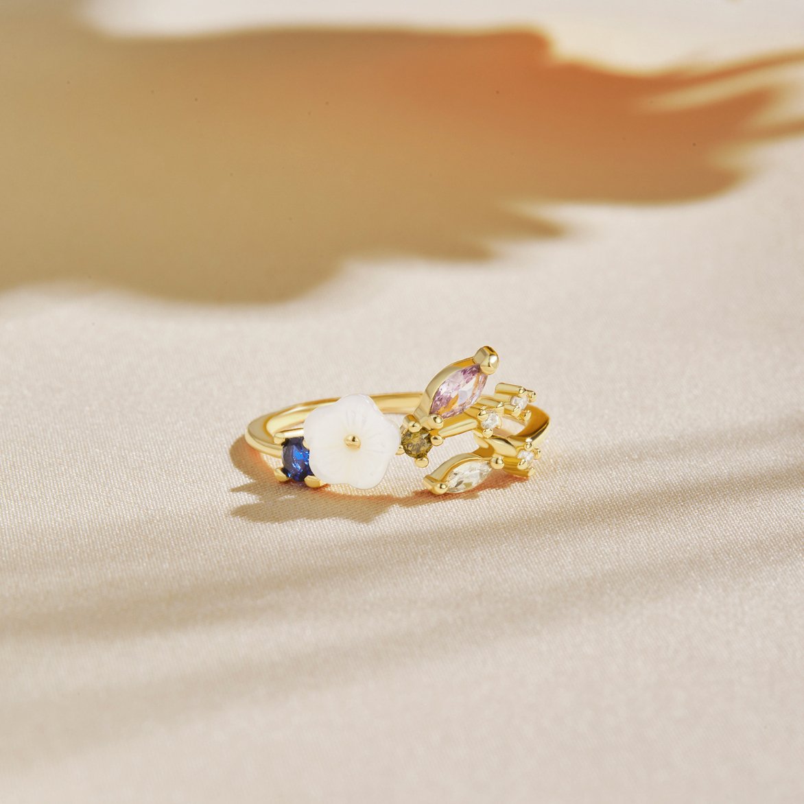 Leah - Anillo de Oro con Flores de Cristal Blanco
