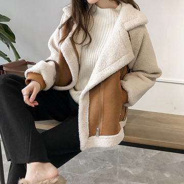 Abrigo de peluche para mujer con cuello amplio y corte oversize con bolsillos con cremallera