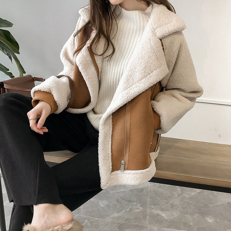 Abrigo de peluche para mujer con cuello amplio y corte oversize con bolsillos con cremallera