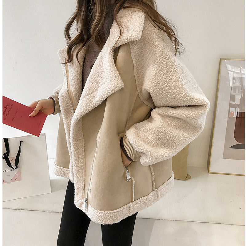Abrigo de peluche para mujer con cuello amplio y corte oversize con bolsillos con cremallera