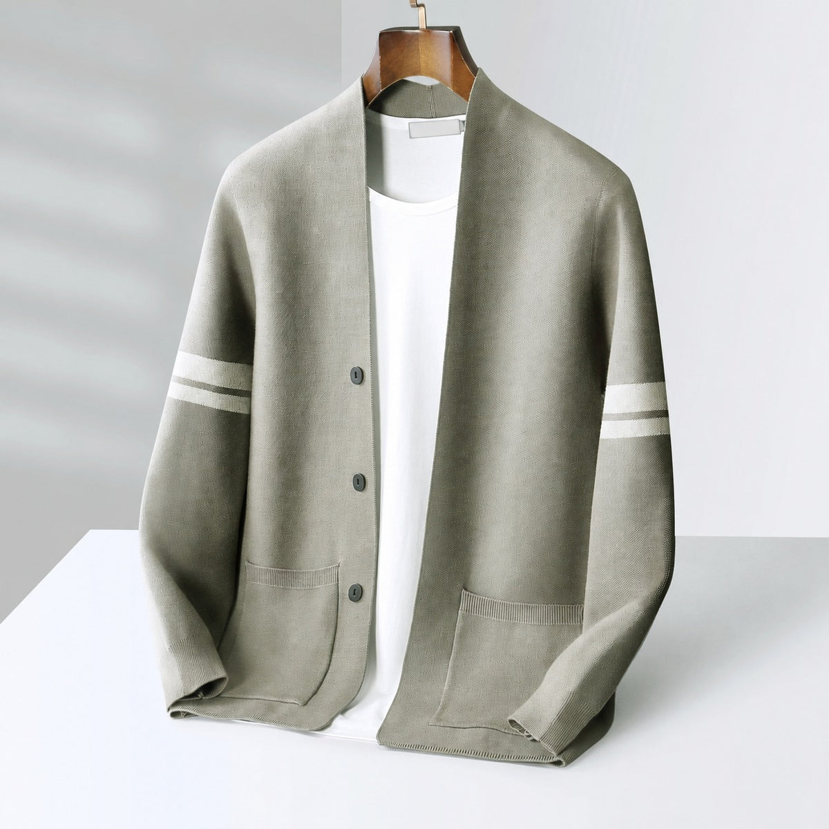 Cardigan para hombre con botones, rayas en contraste, corte relajado