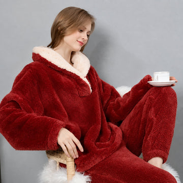 Conjunto de loungewear para mujer con top con capucha y pantalones
