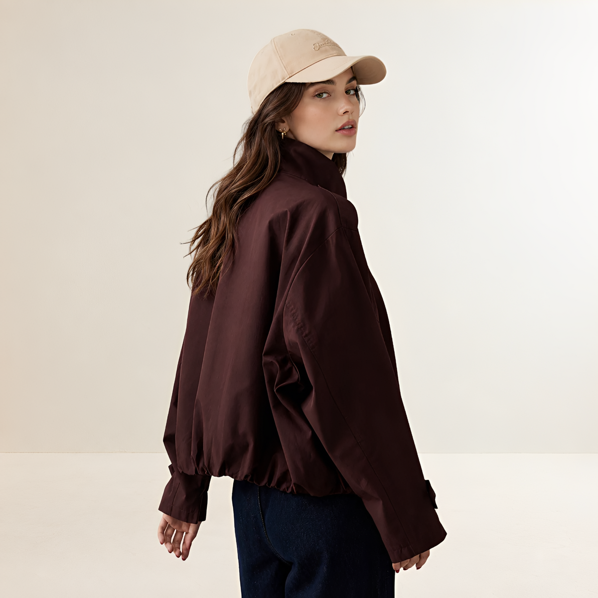 Gabardina mujer oversize con doble botonadura y mangas largas