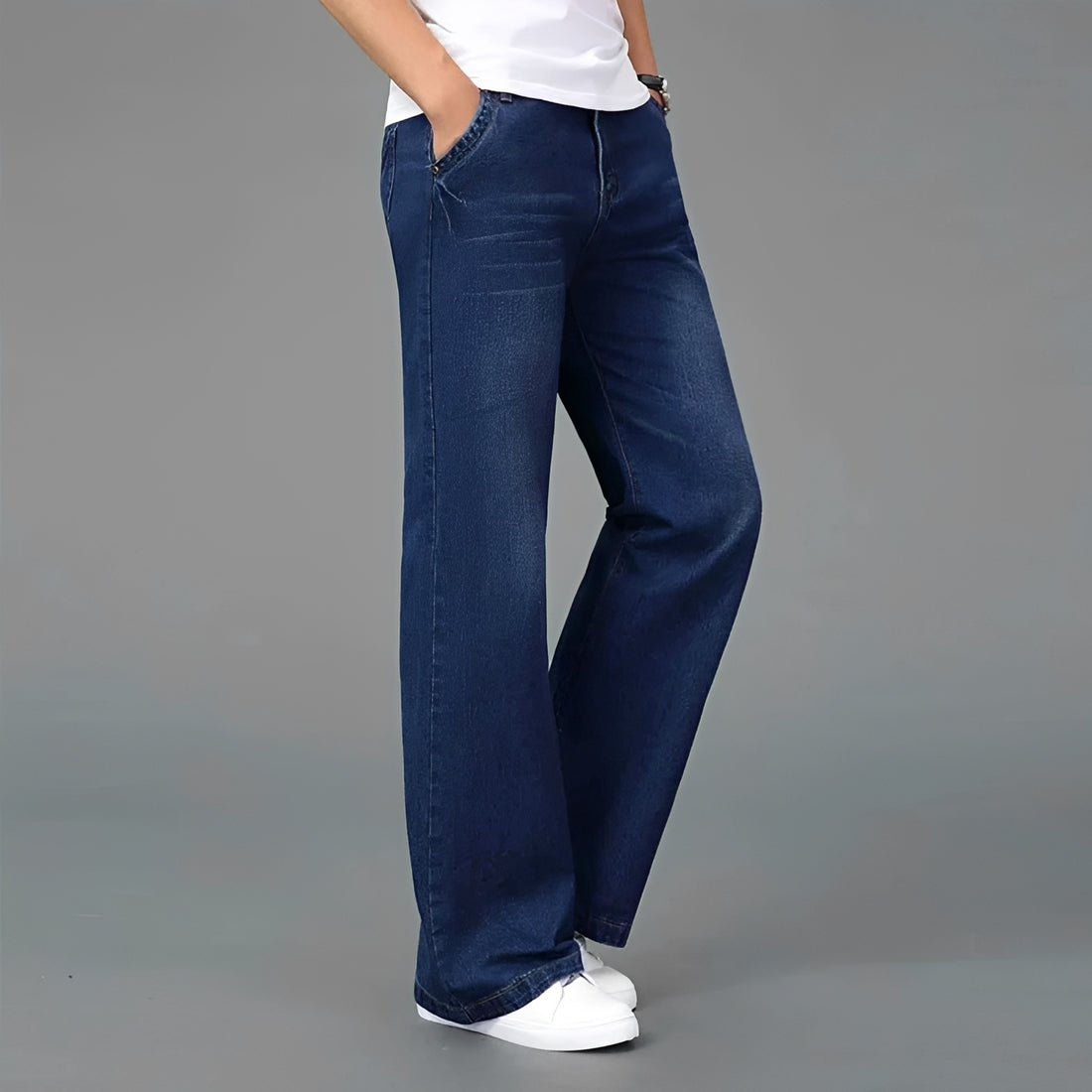 Jeans de corte bootcut para hombre con pernera acampanada y múltiples bolsillos - corte relajado