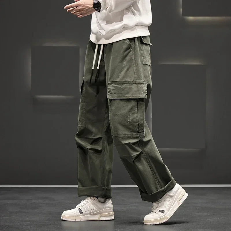 Pantalones cargo hombre de corte recto con cinturilla ajustable y bolsillos espaciosos