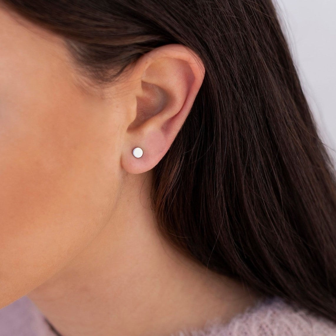 Pequeño Punto Circular - Aretes Minimalistas