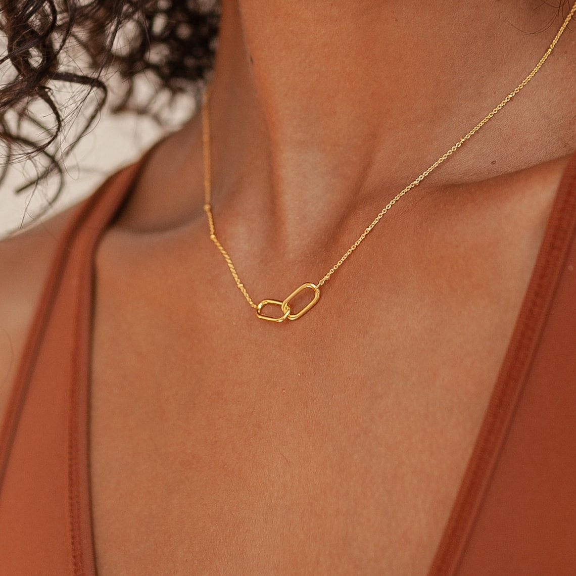 Collar con Colgantes Interconectados - Collar Connection