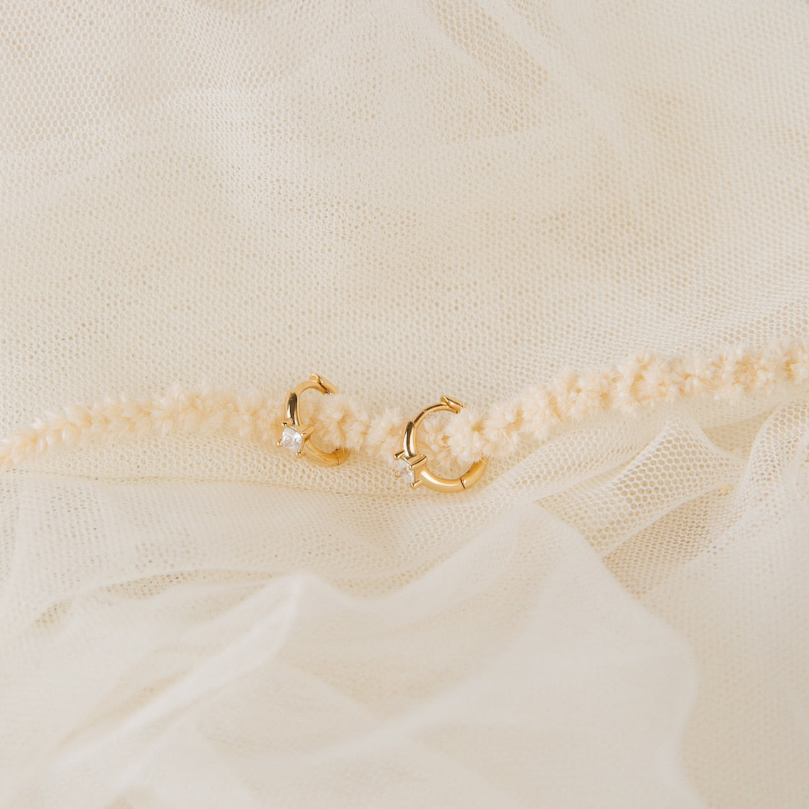 Pendiente de diamante - Pendiente Huggie resplandeciente