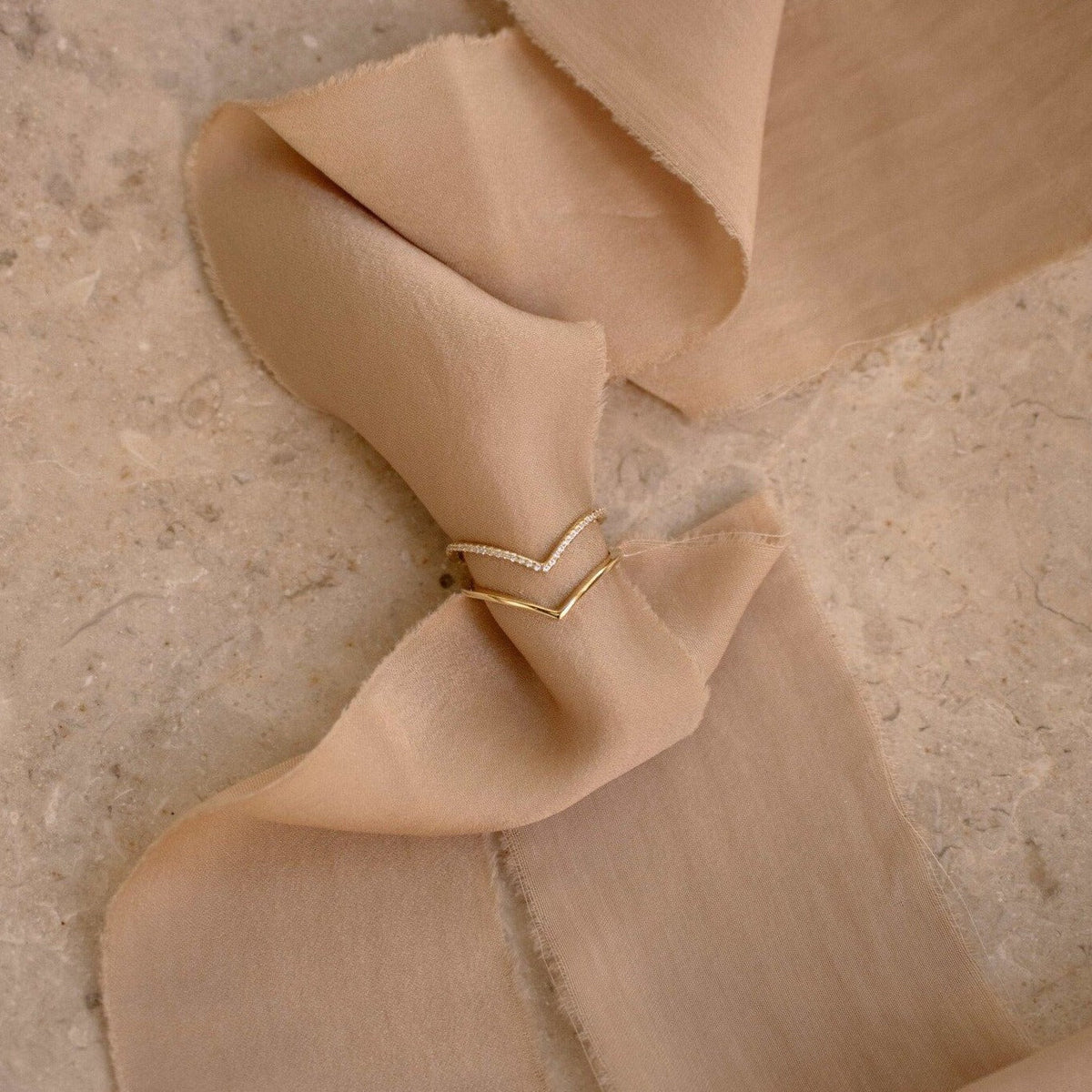 Eva – Conjunto de Anillos Apilables Curvados