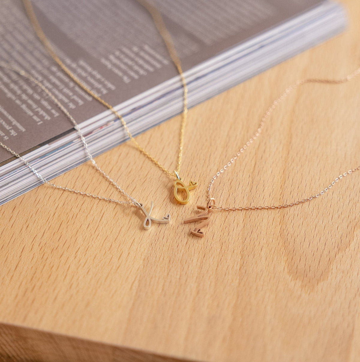 Collar de letras - Iniciales personalizadas con un corazón