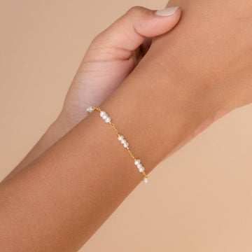 Hailey – Pulsera de perlas con estaciones
