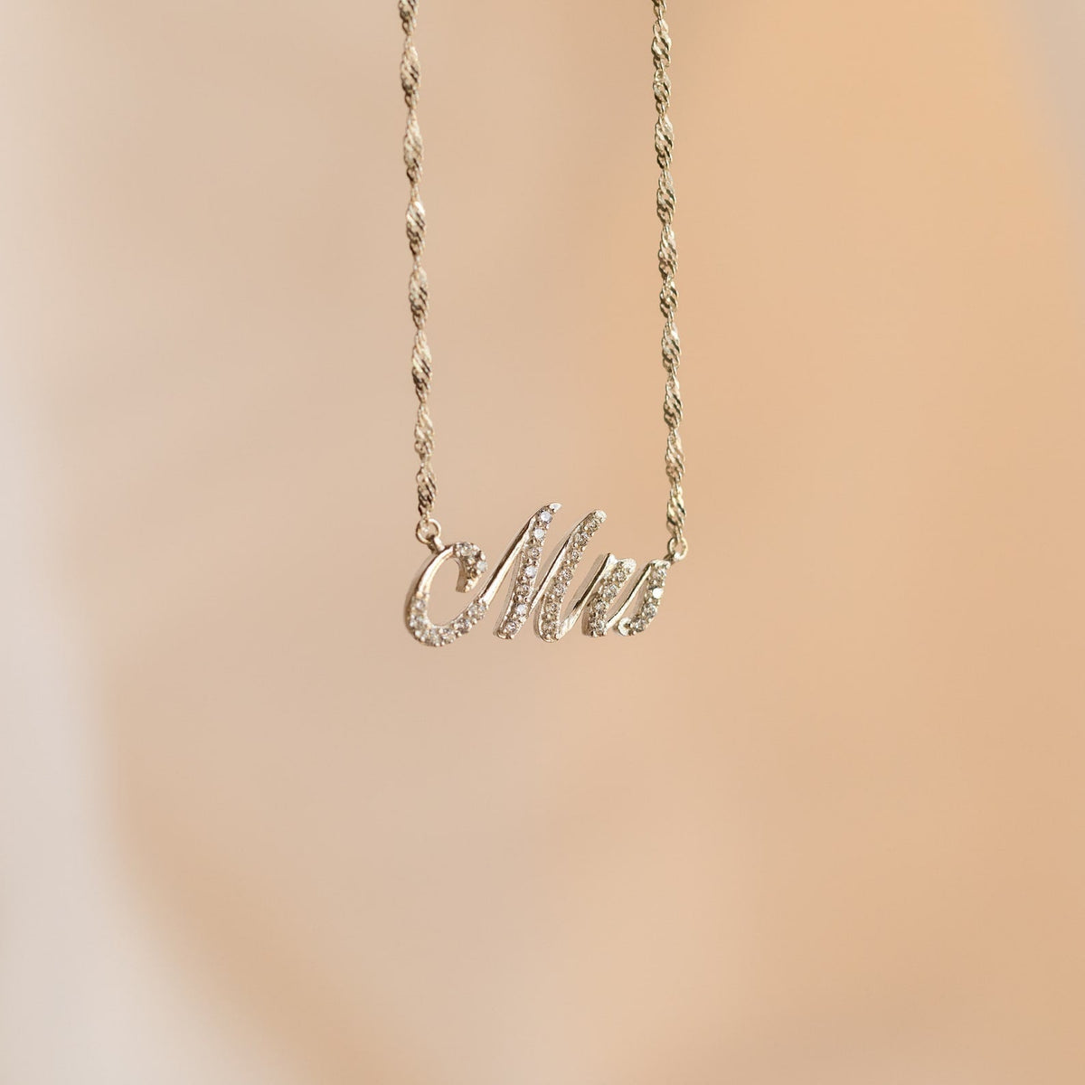 Claire – Collar con nombre Pavé Brillante