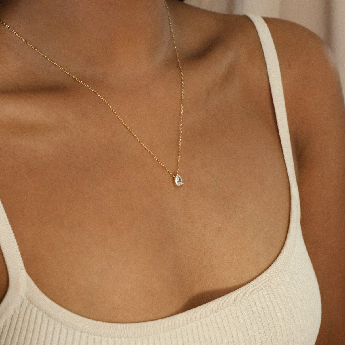 Perla de diamante - Collar de diamante con forma de lágrima