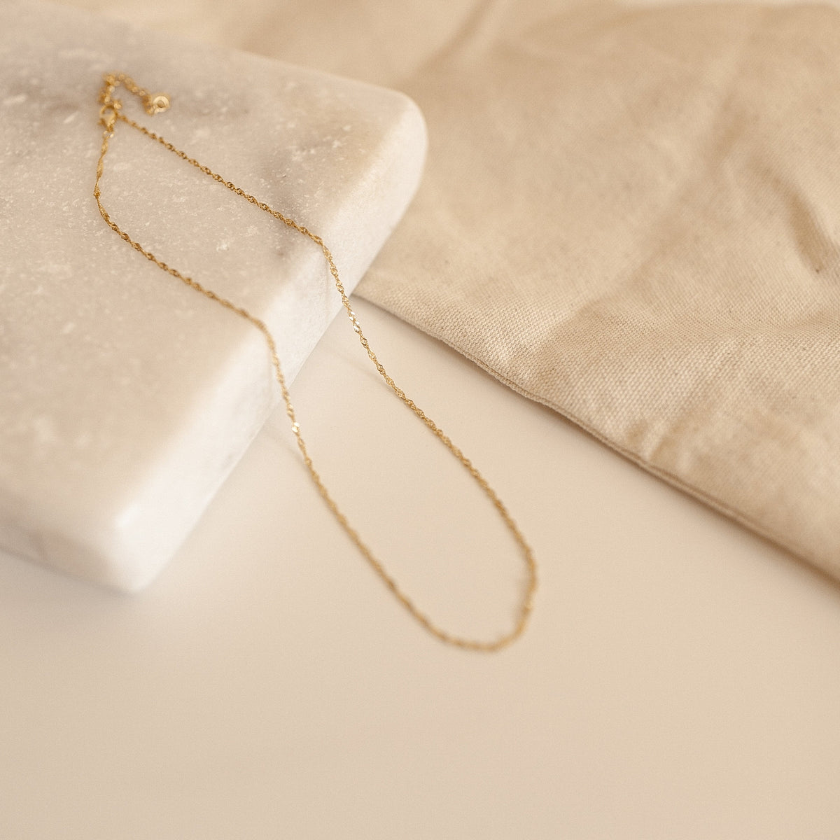 Fretzie – Collar Twist