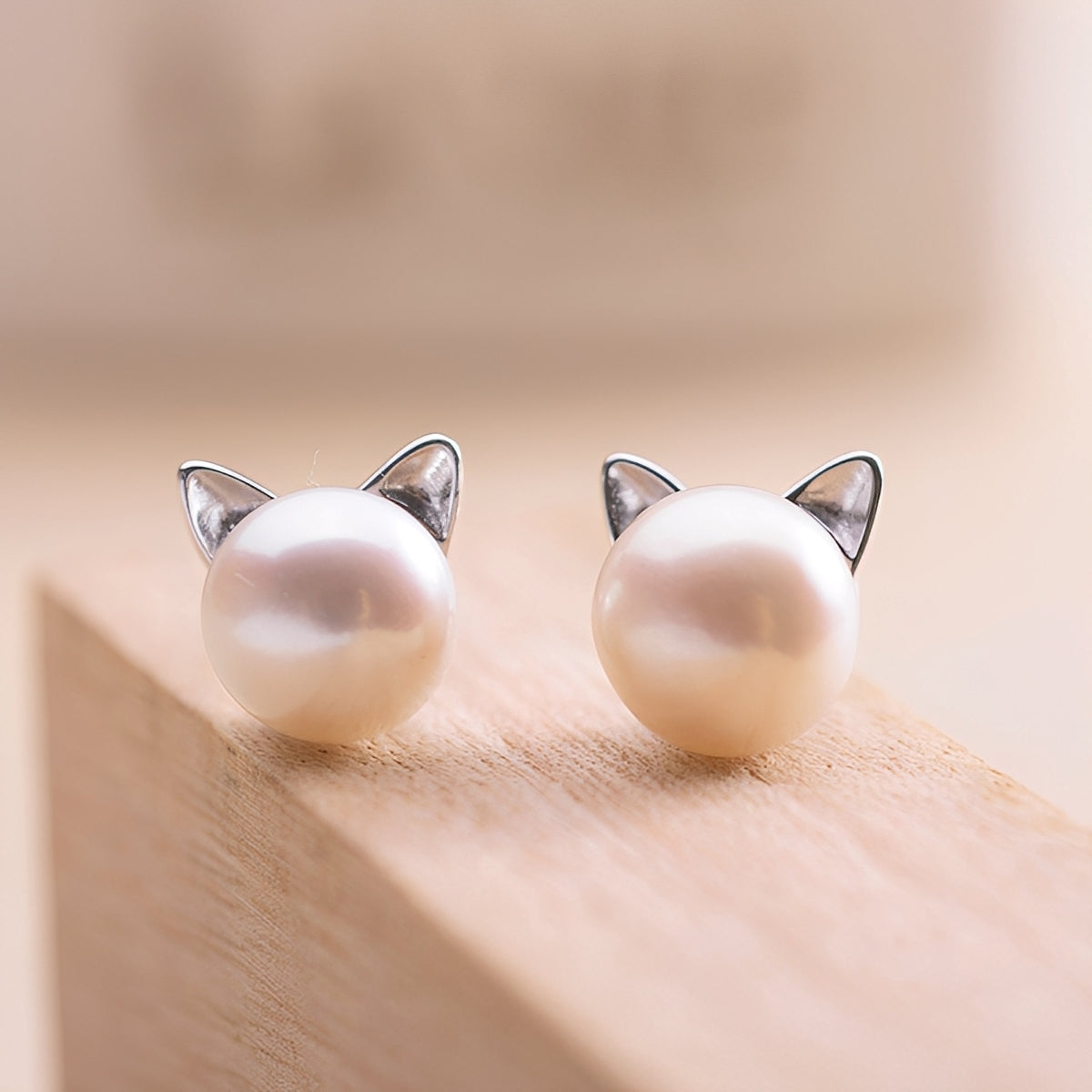 Nori – Pendientes con chatones y perlas de plata