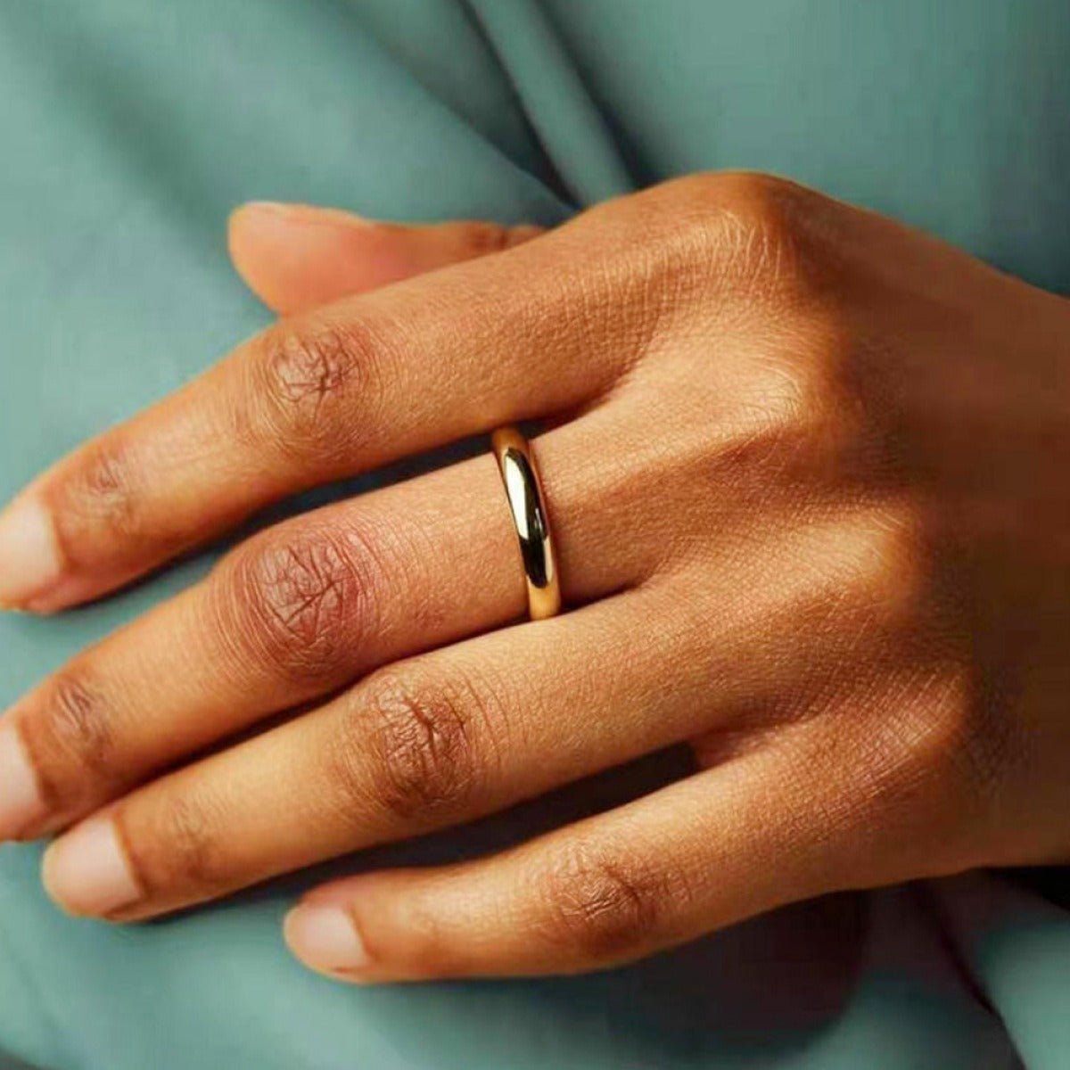Eloane – Anillo dorado de acero inoxidable