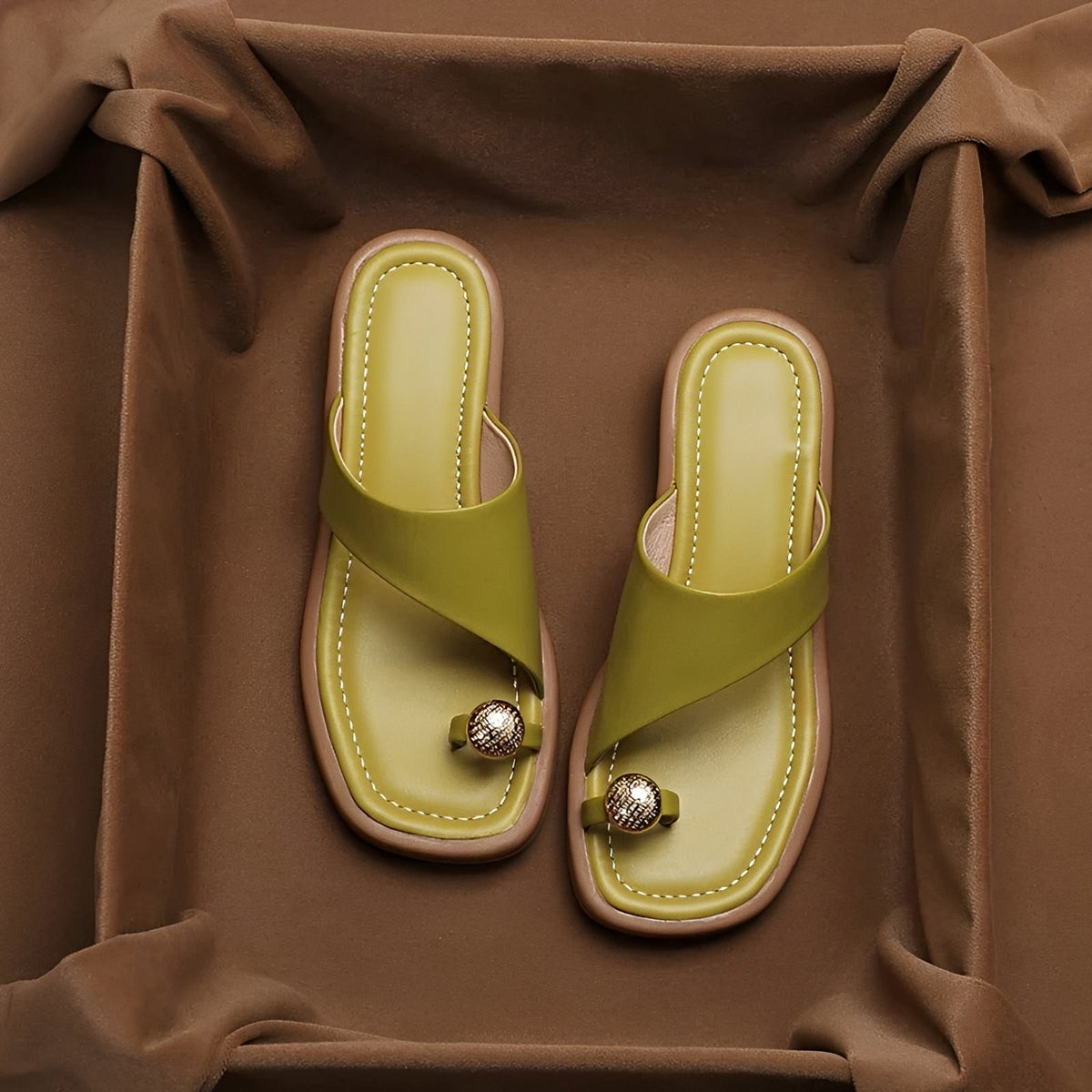 Deanna - Zapatillas Elegantes con Hebilla en la Punta