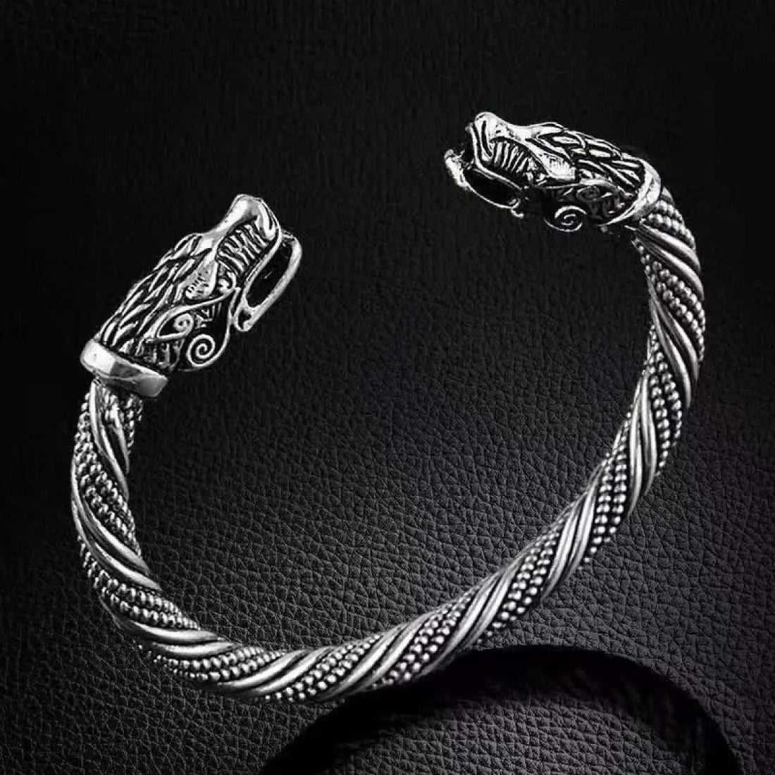 Ragnar – Pulsera vikinga con apariencia de plata envejecida para hombres